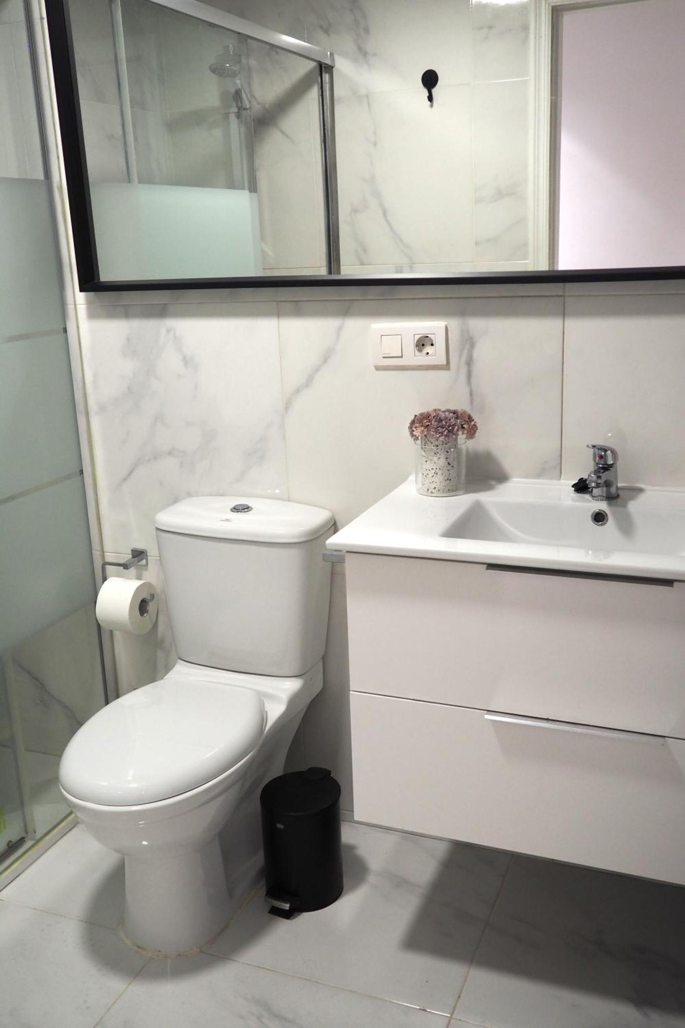 Moderno Apartamento Con Garaje Privado En El Centro De Vigo Bagian luar foto