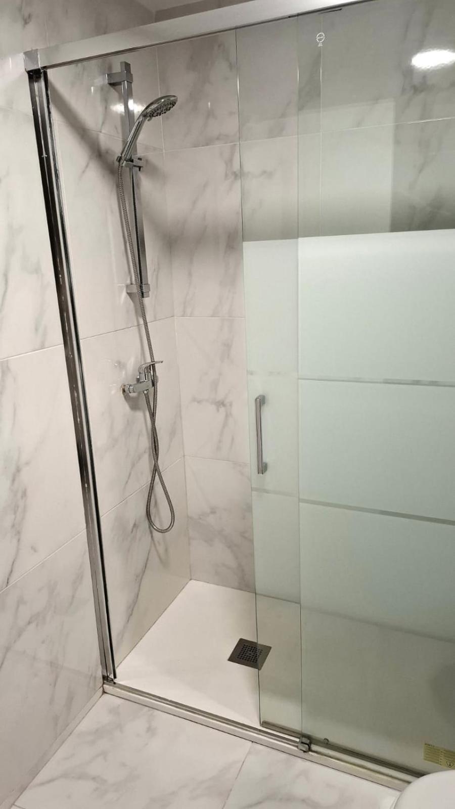 Moderno Apartamento Con Garaje Privado En El Centro De Vigo Bagian luar foto