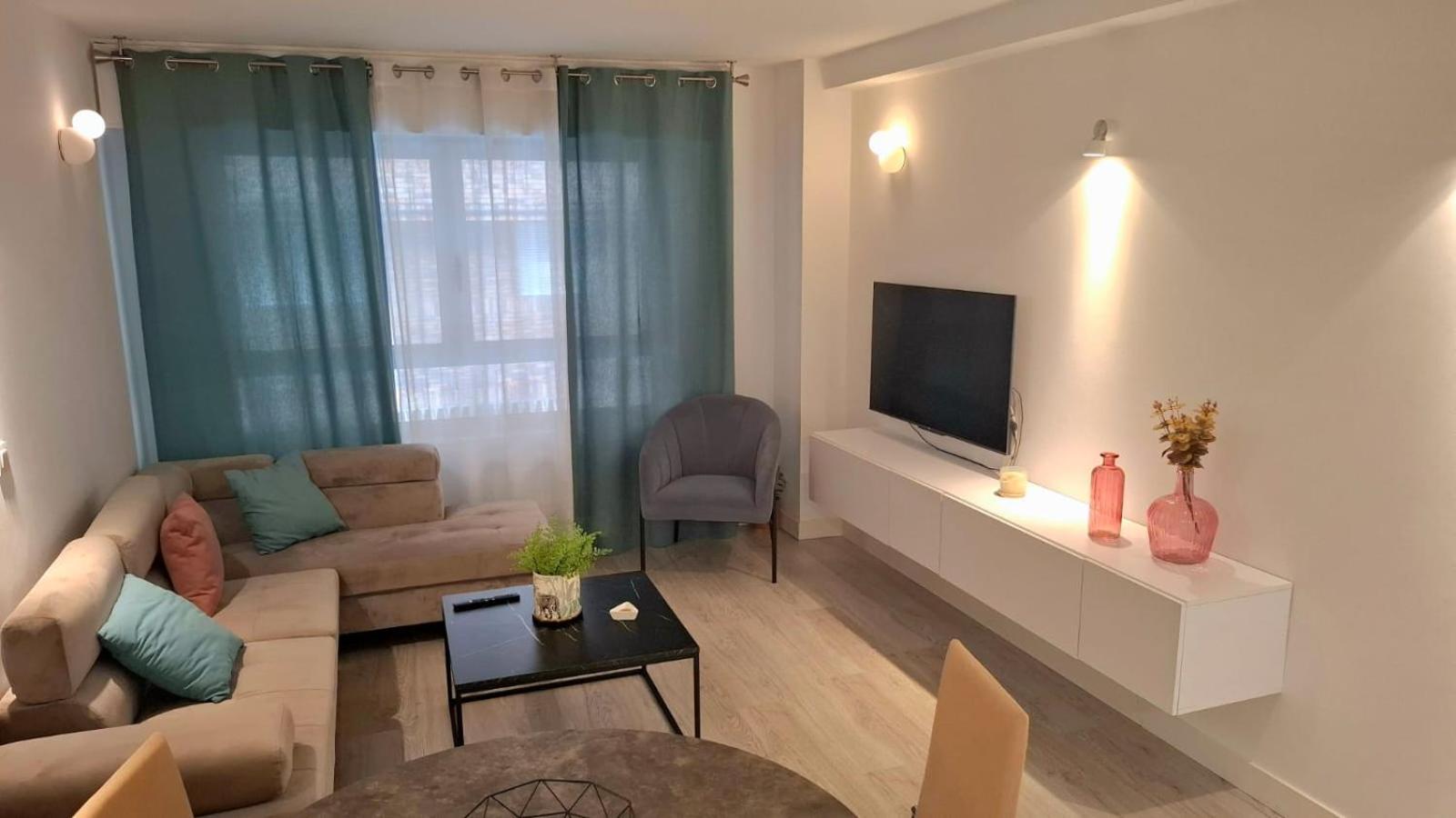 Moderno Apartamento Con Garaje Privado En El Centro De Vigo Bagian luar foto