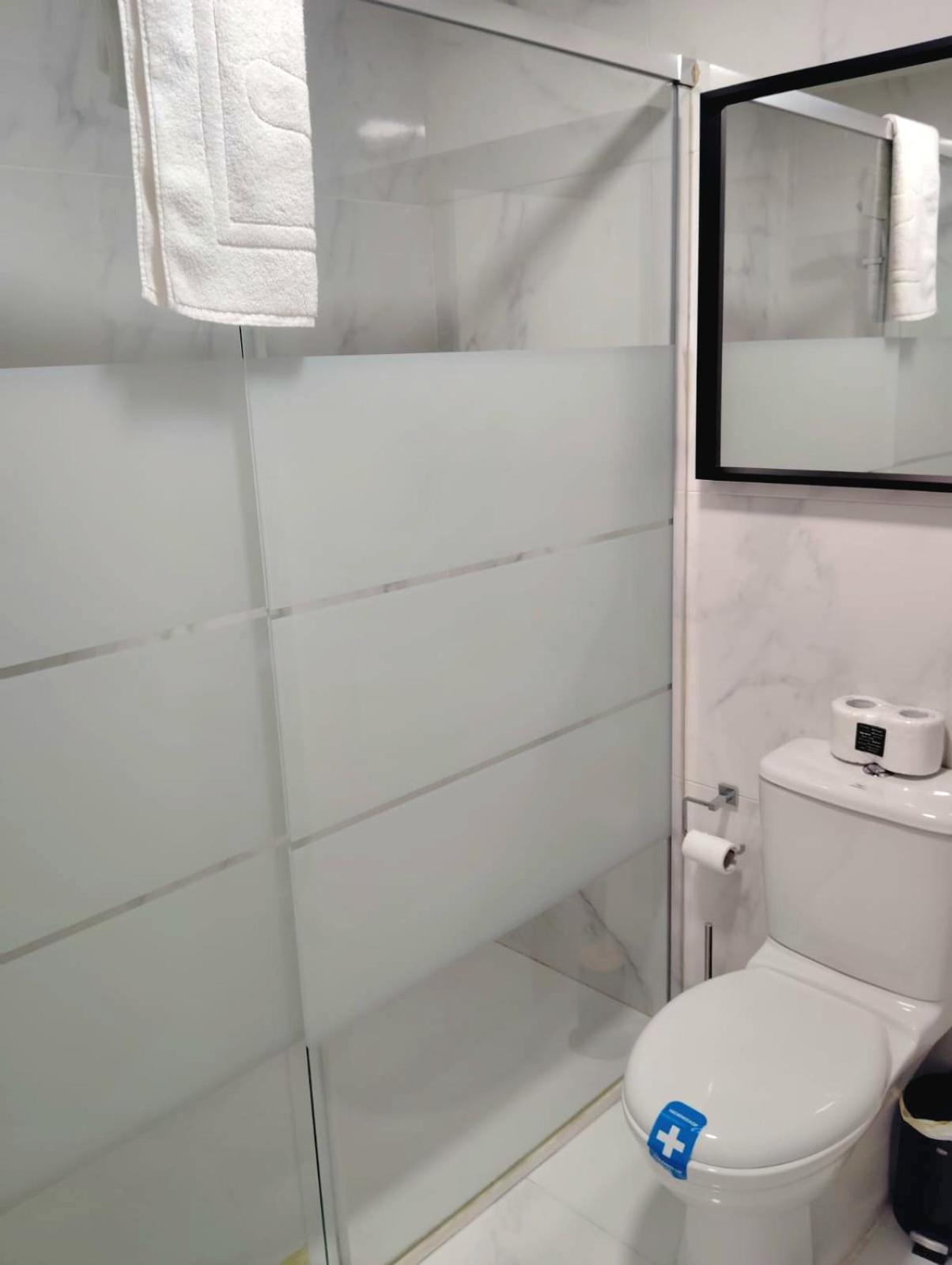 Moderno Apartamento Con Garaje Privado En El Centro De Vigo Bagian luar foto