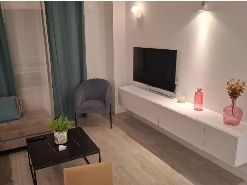 Moderno Apartamento Con Garaje Privado En El Centro De Vigo Ruang foto
