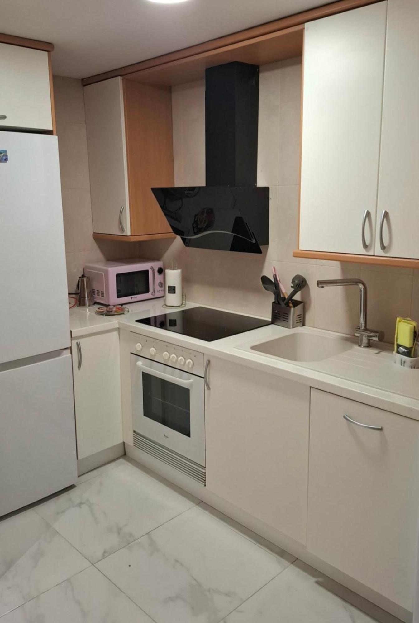 Moderno Apartamento Con Garaje Privado En El Centro De Vigo Ruang foto