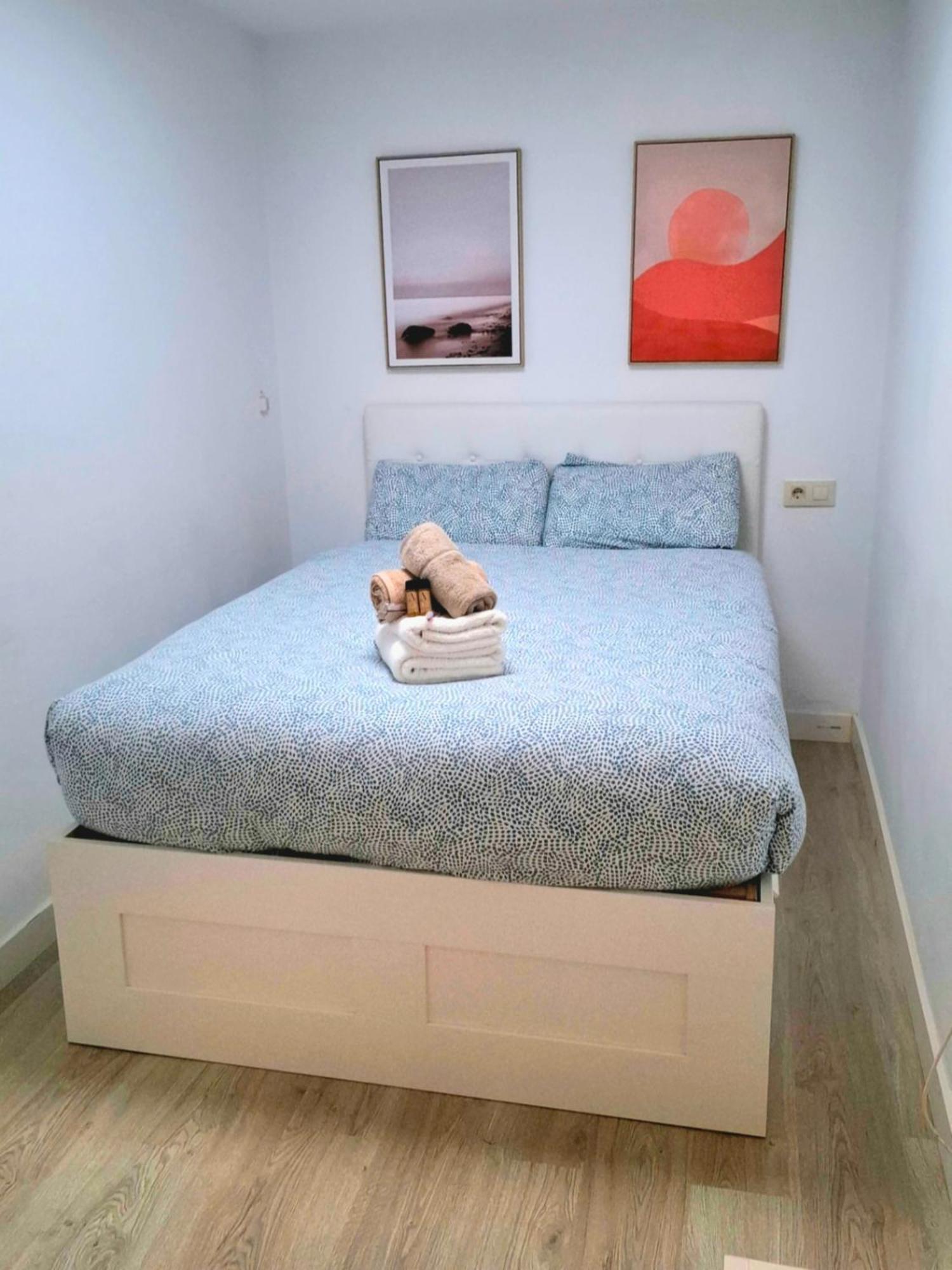 Moderno Apartamento Con Garaje Privado En El Centro De Vigo Ruang foto